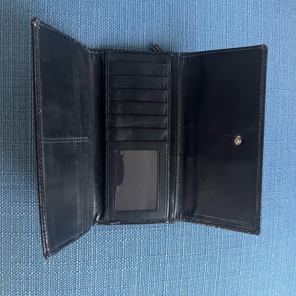 Coach wallet- excellent condition. - Picture 3 of 4